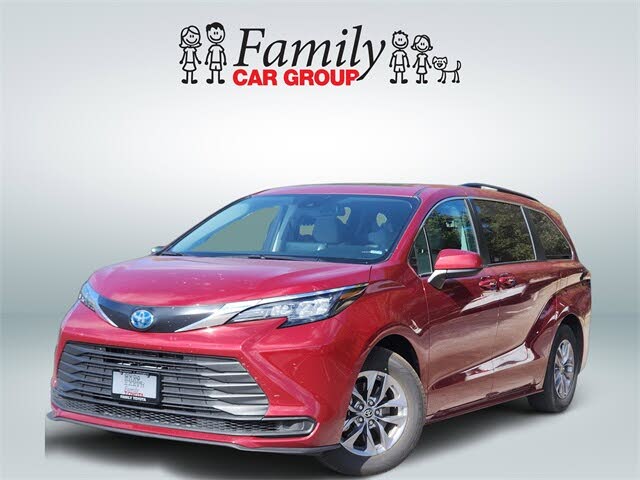 2024 Toyota Sienna LE 8-Passenger FWD