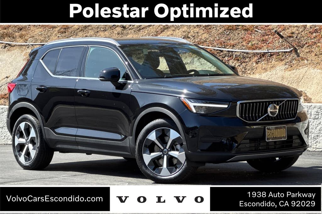 2025 Volvo XC40 B5 Core Bright Theme AWD