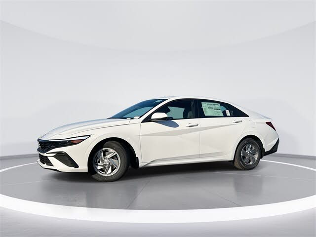 2026 Hyundai Elantra SE FWD