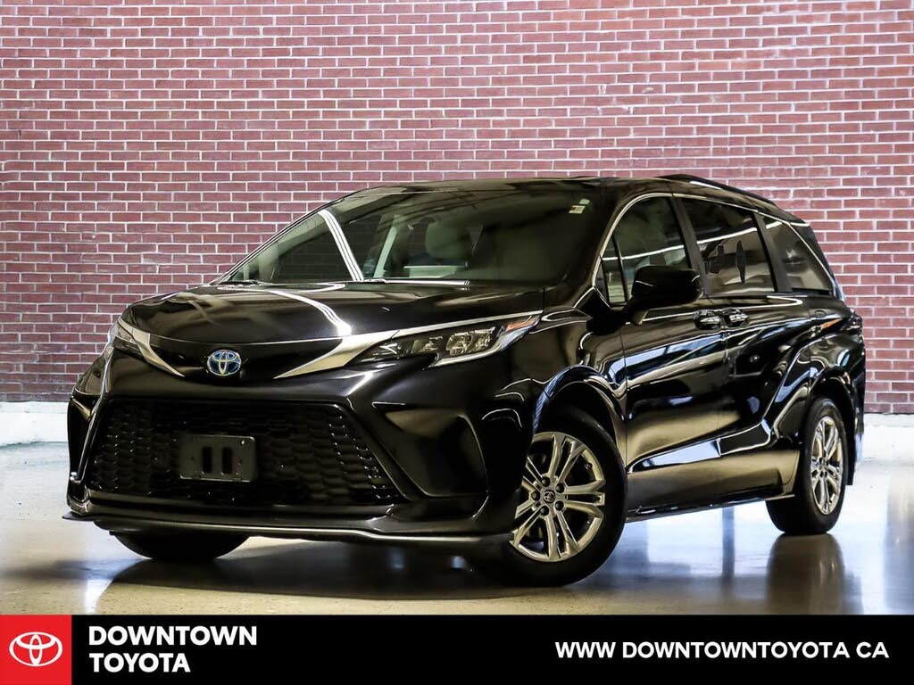 2023 Toyota Sienna XSE 7-Passenger AWD