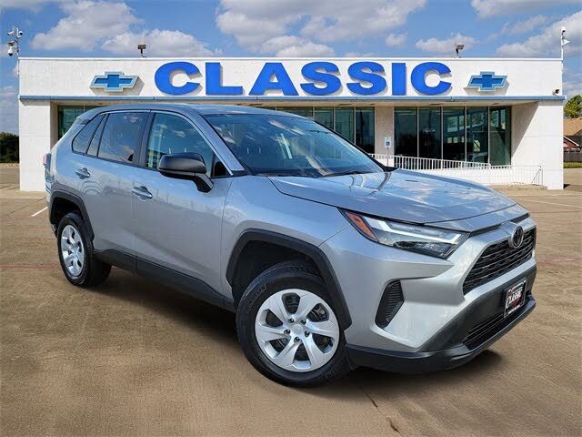 2025 Toyota RAV4 LE FWD