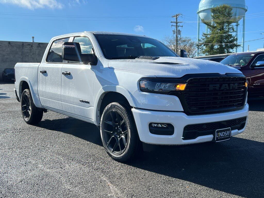 2026 RAM 1500 Laramie Crew Cab 4WD