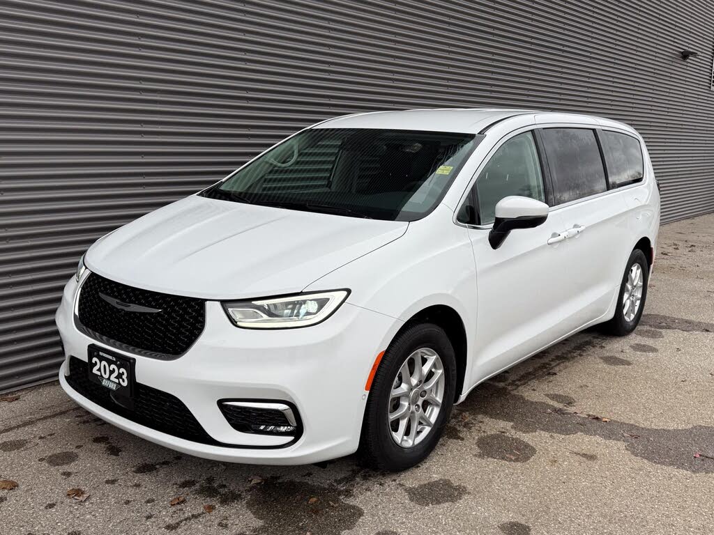 Chrysler Pacifica Touring L FWD 2023