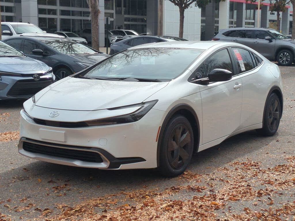 2026 Toyota Prius Plug-In Hybrid SE FWD