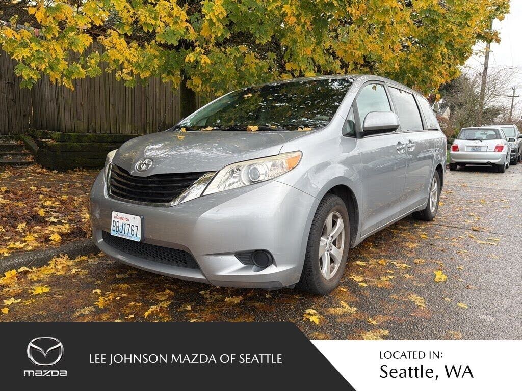 2013 Toyota Sienna LE 7-Passenger