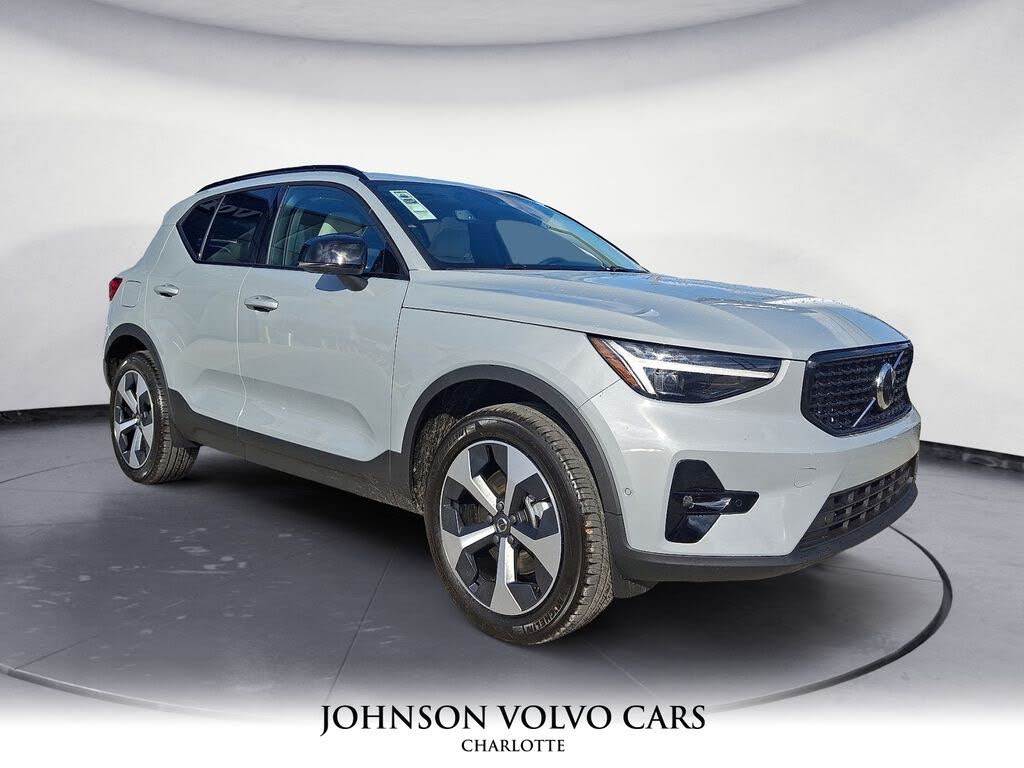 2026 Volvo XC40 B4 Plus FWD
