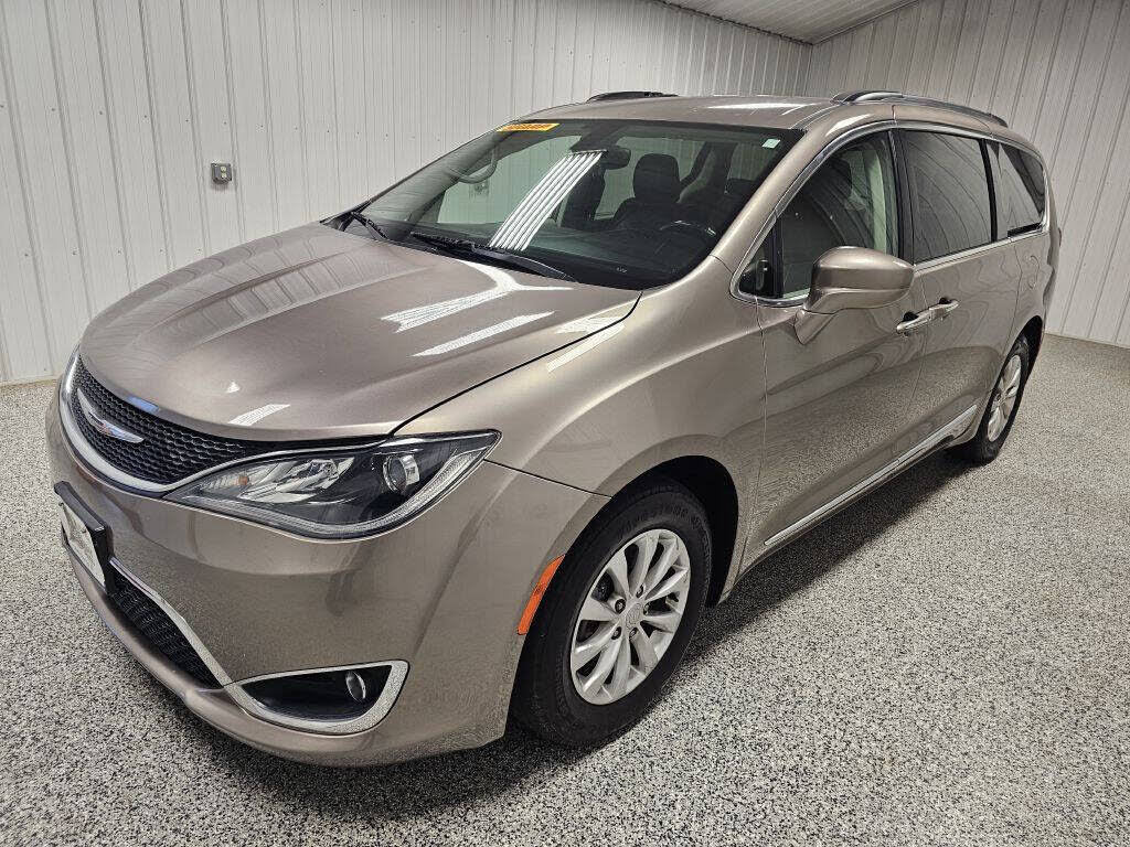 2017 Chrysler Pacifica Touring L FWD