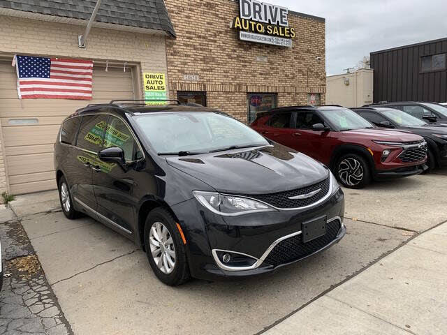 2017 Chrysler Pacifica Touring L FWD