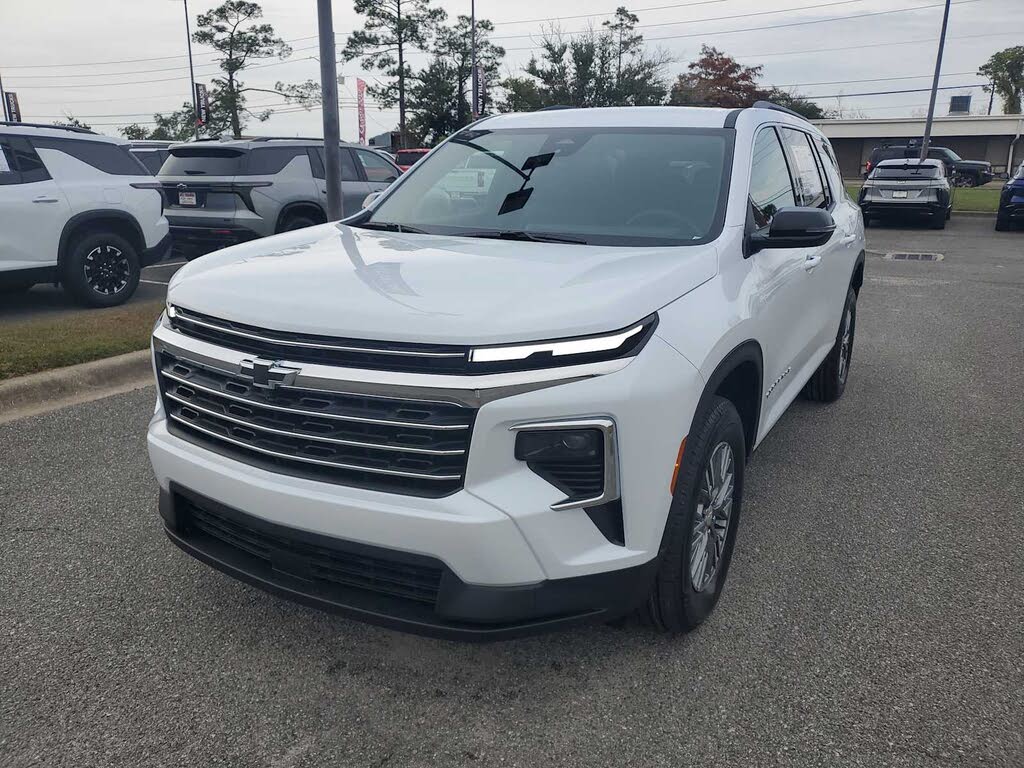 2026 Chevrolet Traverse LT FWD