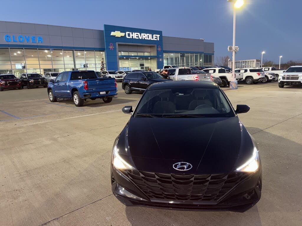 2023 Hyundai Elantra SEL FWD