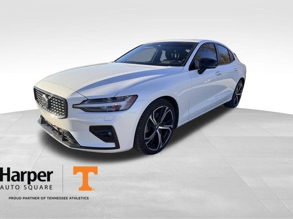 2023 Volvo S60 B5 Core Dark Theme FWD