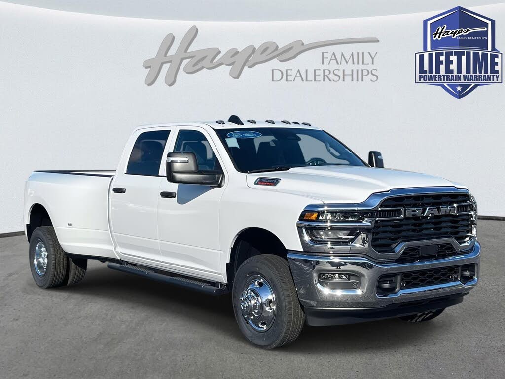 2026 RAM 3500 Tradesman Crew Cab LB DRW 4WD
