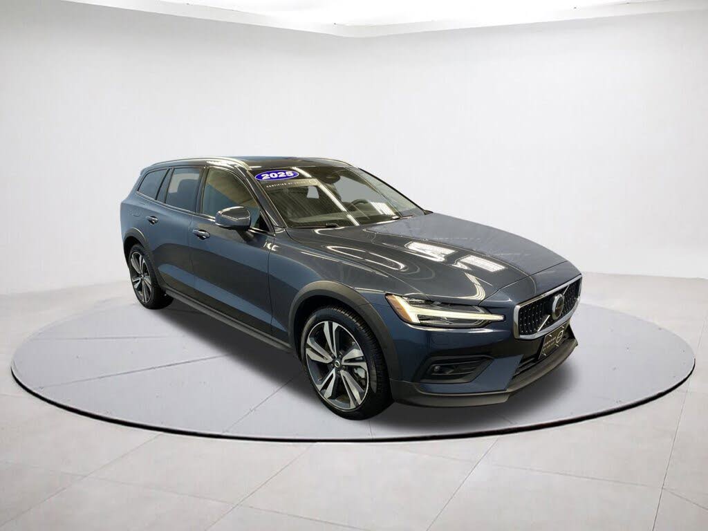 2025 Volvo V60 Cross Country B5 Plus AWD