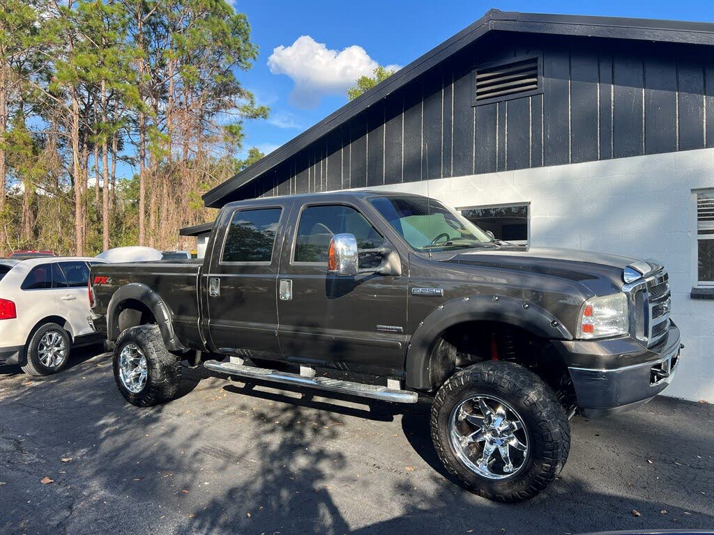 2006 Ford F-250 Super Duty XLT Crew Cab 4WD