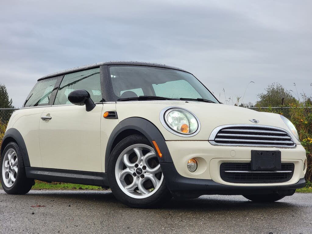 2013 MINI Cooper Hatchback FWD