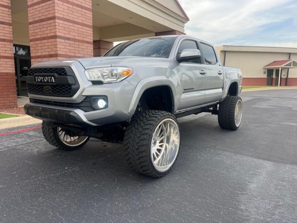 2018 Toyota Tacoma SR5 V6 Double Cab 4WD