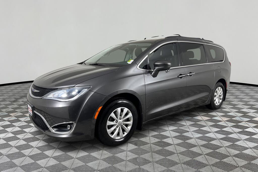 2019 Chrysler Pacifica Touring Plus FWD