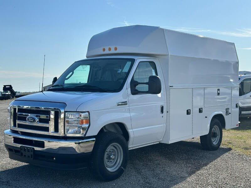 2025 Ford E-Series Chassis E-350 SD Cutaway SB DRW RWD
