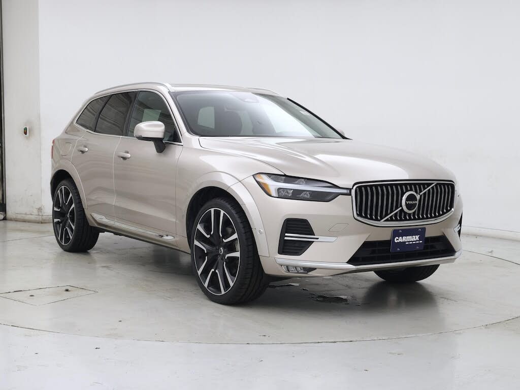 2023 Volvo XC60 B5 Ultimate Bright Theme FWD