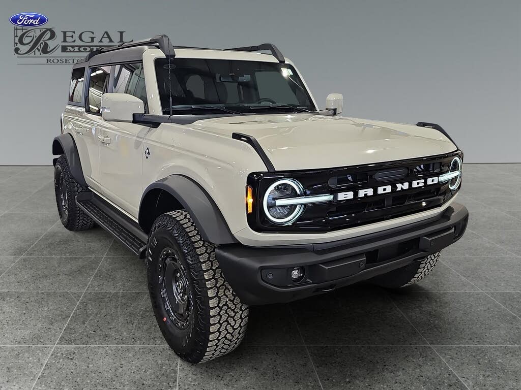 2025 Ford Bronco Outer Banks 4-Door 4WD