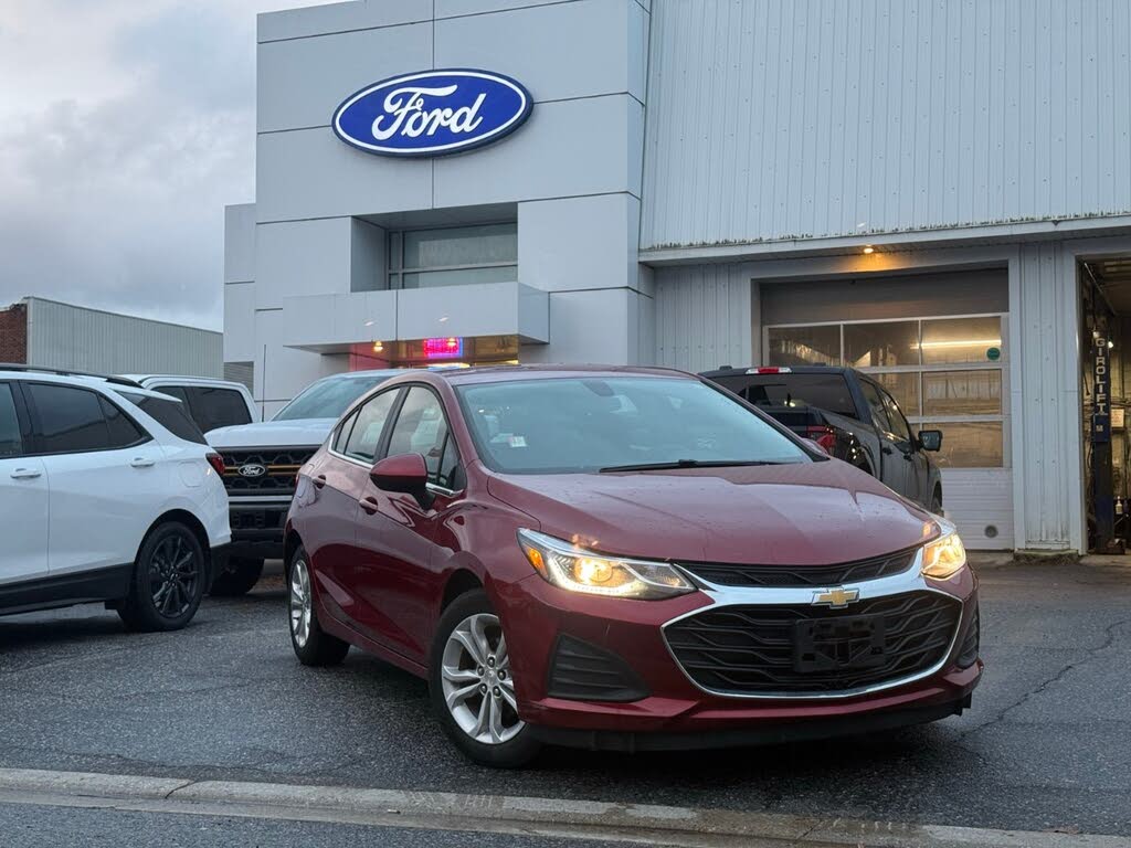 2019 Chevrolet Cruze LT Hatchback FWD