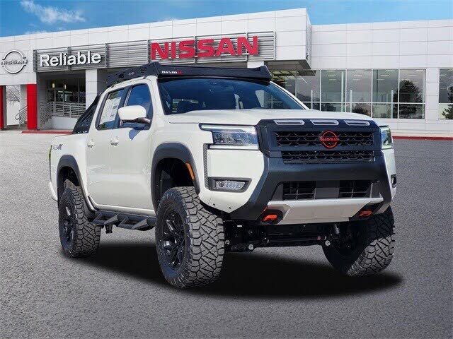 2025 Nissan Frontier PRO-4X Crew Cab 4WD