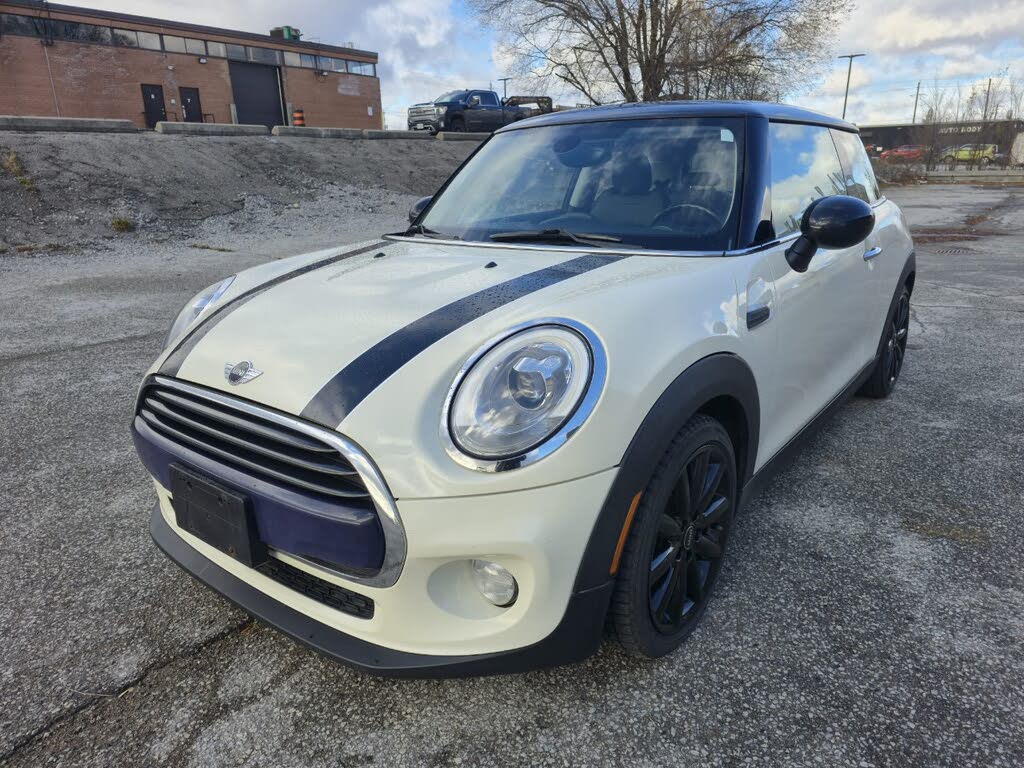 2016 MINI Cooper 2-Door Hatchback FWD