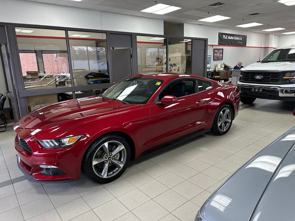 2017 Ford Mustang V6 Coupe RWD