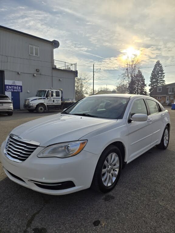 2011 Chrysler 200 LX Sedan FWD