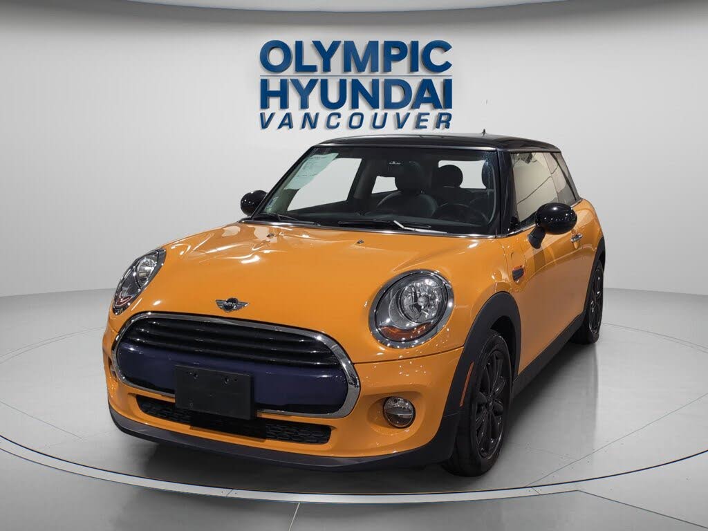 2017 MINI Cooper 2-Door Hatchback FWD