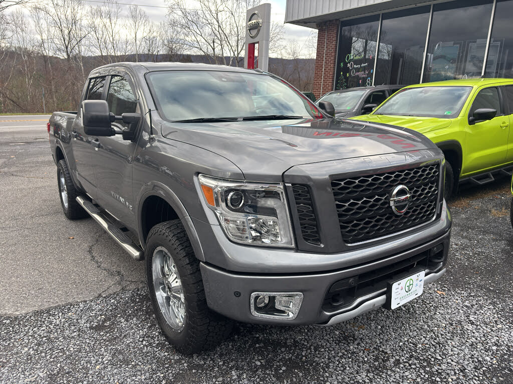 2019 Nissan Titan PRO-4X Crew Cab 4WD