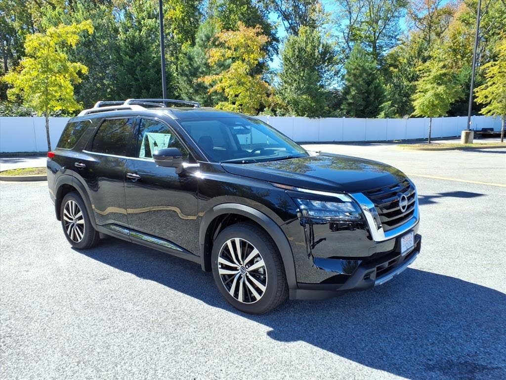 2025 Nissan Pathfinder Platinum 4WD