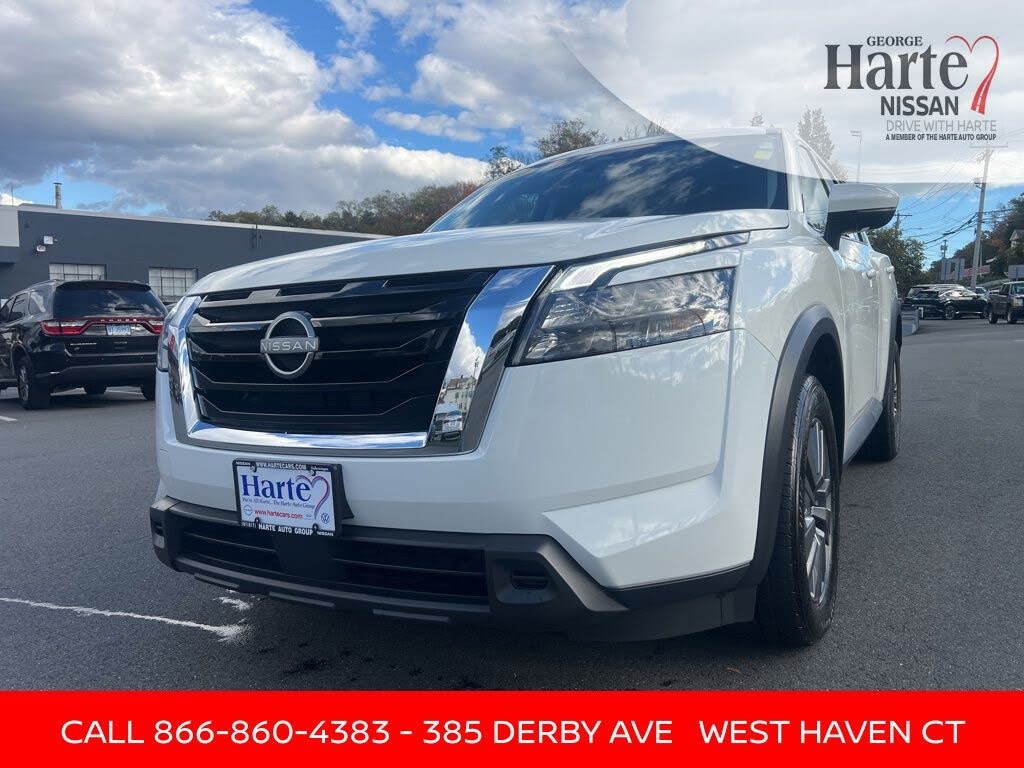 2024 Nissan Pathfinder SV 4WD