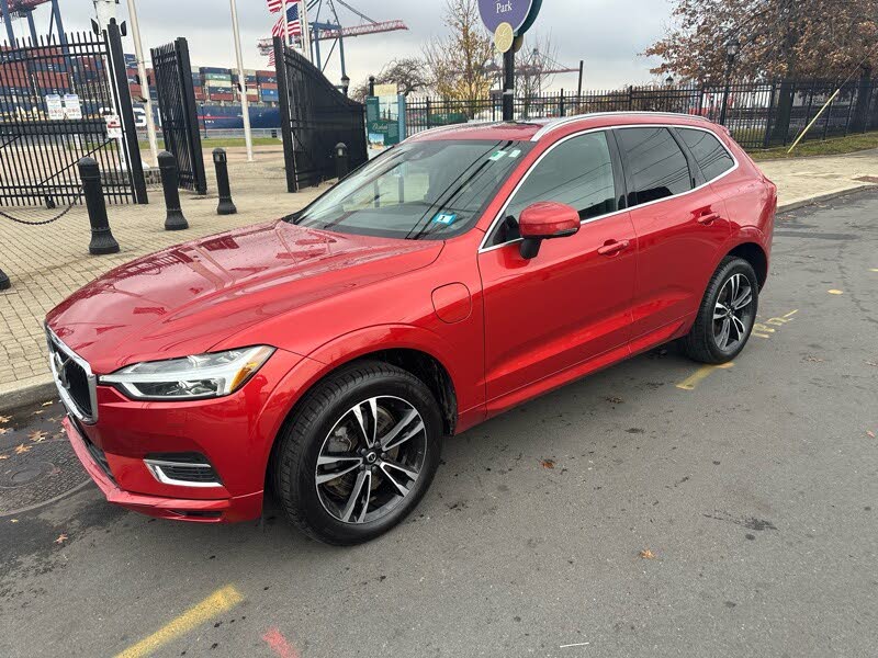 2020 Volvo XC60 Hybrid Plug-in T8 Momentum eAWD