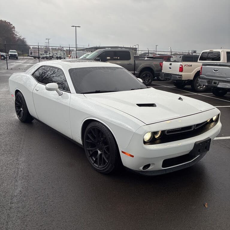 2016 Dodge Challenger SXT RWD