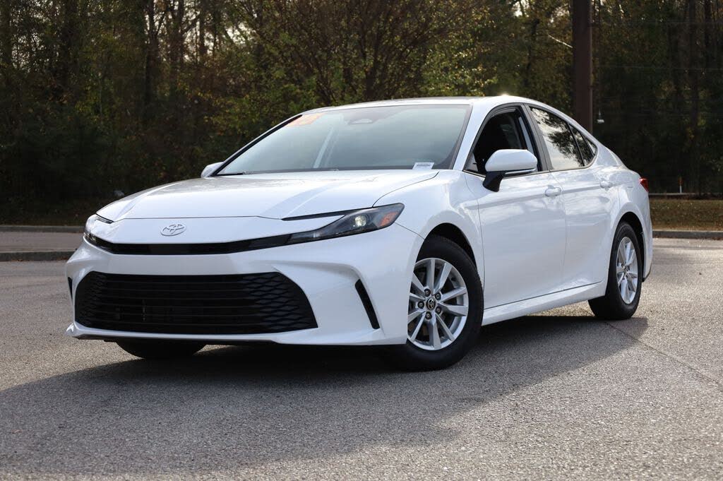 2025 Toyota Camry LE FWD