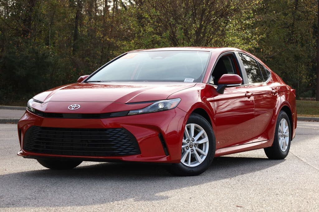 2025 Toyota Camry LE FWD