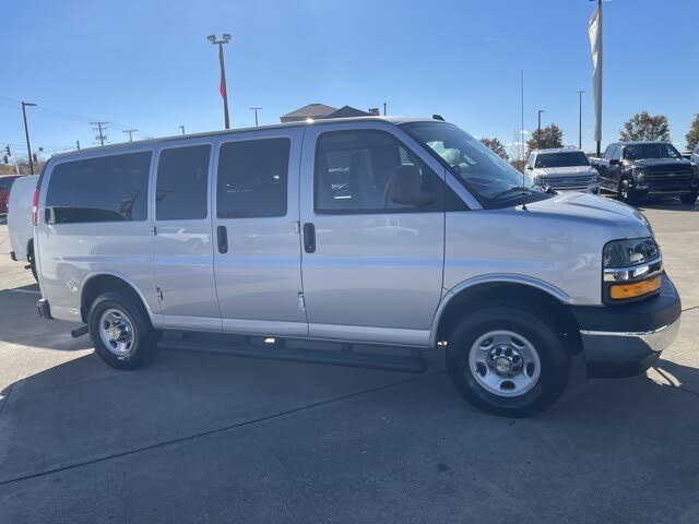 2024 Chevrolet Express 2500 LT RWD