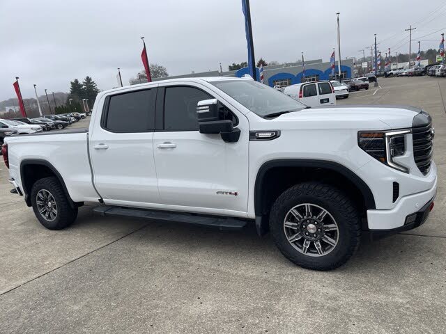 2024 GMC Sierra 1500 AT4 Crew Cab 4WD