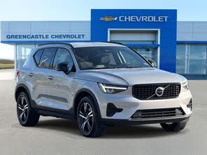 Volvo XC40 B5 Core Dark Theme AWD