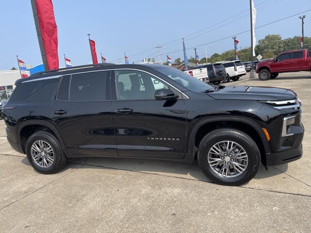 2025 Chevrolet Traverse LT FWD