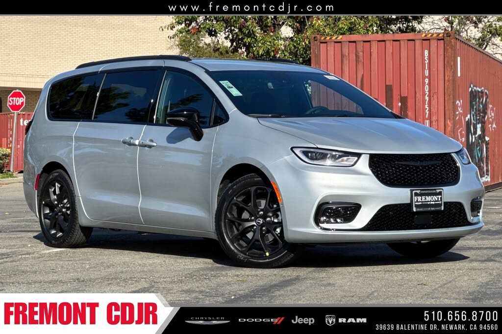 2026 Chrysler Pacifica Select FWD