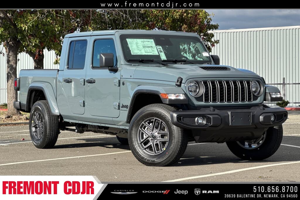 2026 Jeep Gladiator Sport S Crew Cab 4WD