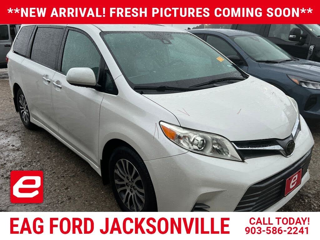 2019 Toyota Sienna XLE 7-Passenger FWD with Auto-Access Seat