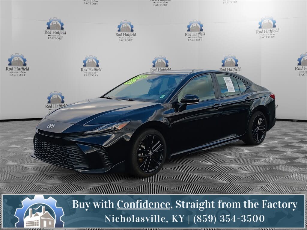 2025 Toyota Camry SE FWD