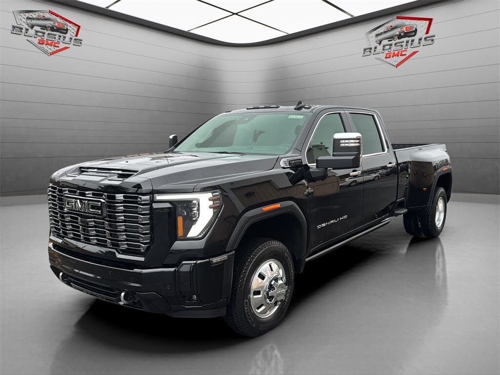 2026 GMC Sierra 3500HD Denali Ultimate Crew Cab 4WD