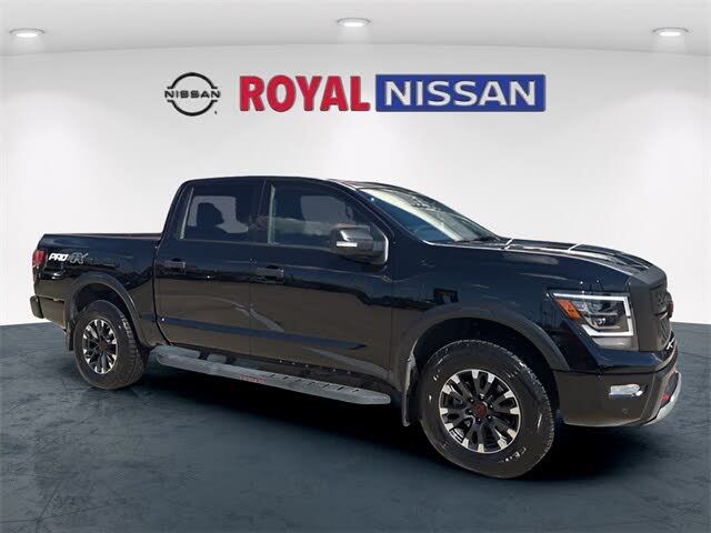 2024 Nissan Titan PRO-4X Crew Cab 4WD