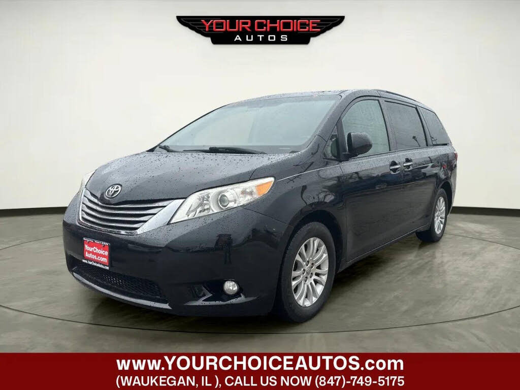 2016 Toyota Sienna XLE 7-Passenger Auto Access Seat
