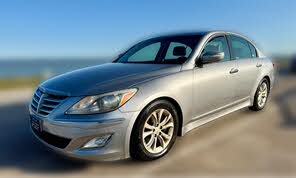 Hyundai Genesis 3.8 RWD
