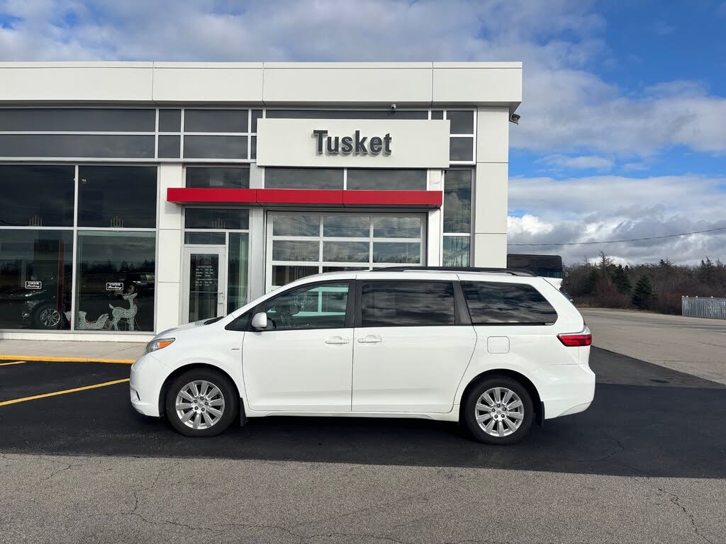 2016 Toyota Sienna LE 7-Passenger